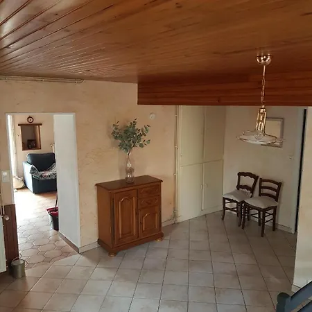 Vakantiehuis Maison Dans Un Petit Village De Campagne Calme Et Paisible *