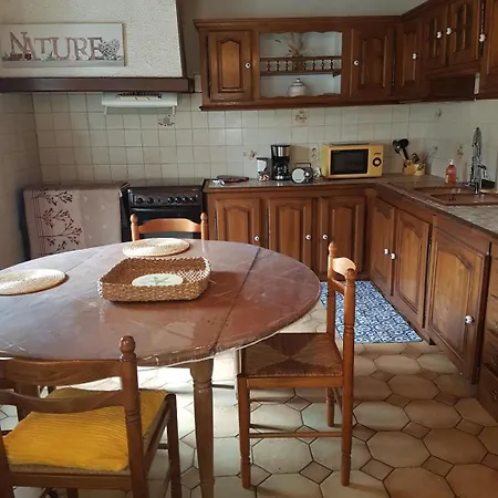 Vakantiehuis Maison Dans Un Petit Village De Campagne Calme Et Paisible *