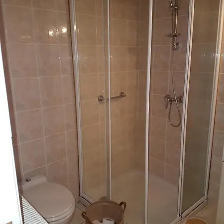 Vakantiehuis Maison Dans Un Petit Village De Campagne Calme Et Paisible *