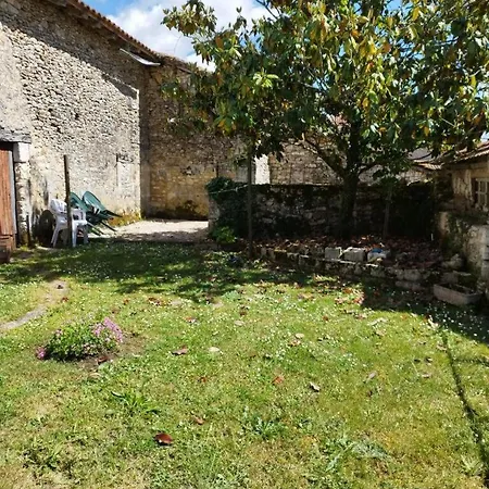 Maison Dans Un Petit Village De Campagne Calme Et Paisible Vakantiehuis
